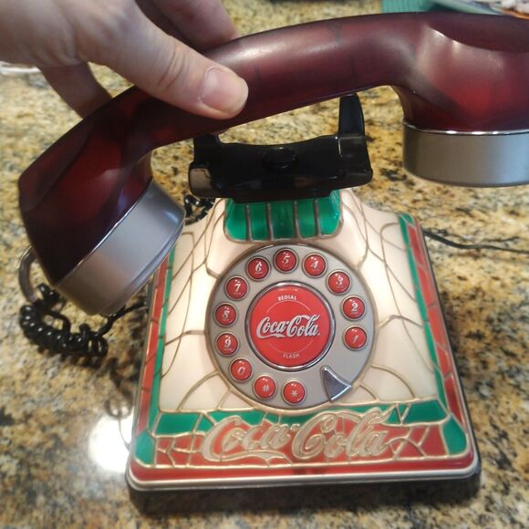 Coca Cola 2001 Tiffany Style Stained Glass Look Light Up Holiday Telephone/Phone - Picture 15 of 16